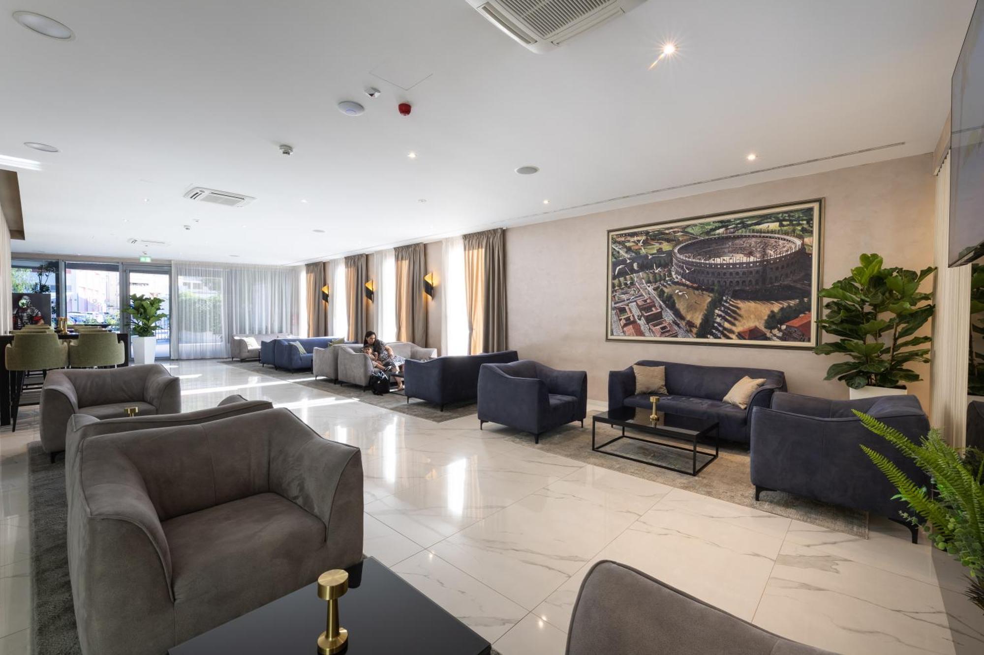 Hotel Salona Palace Luaran gambar