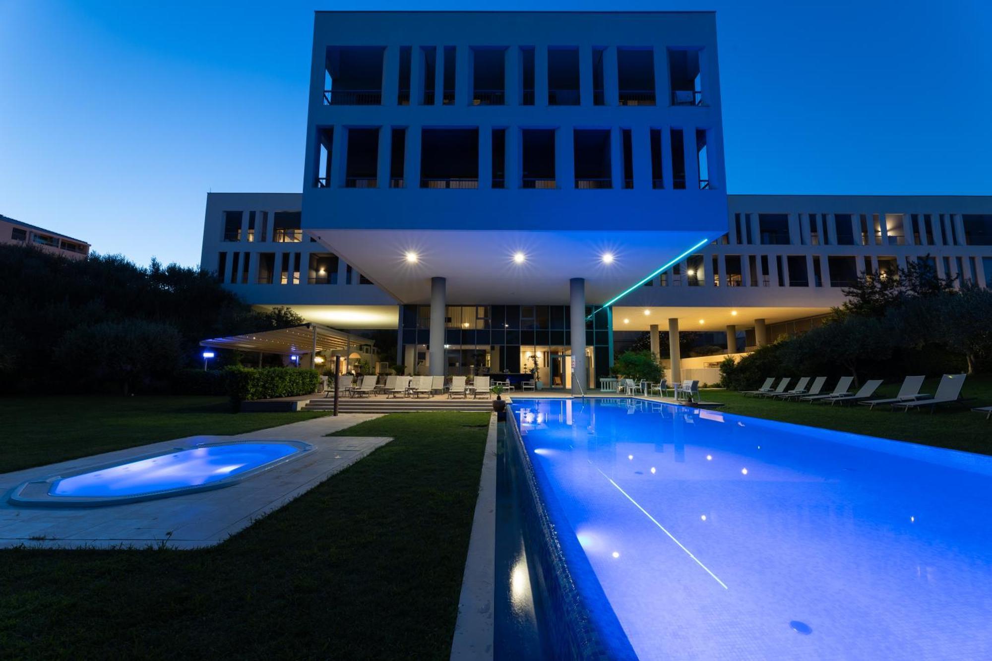 Hotel Salona Palace Luaran gambar