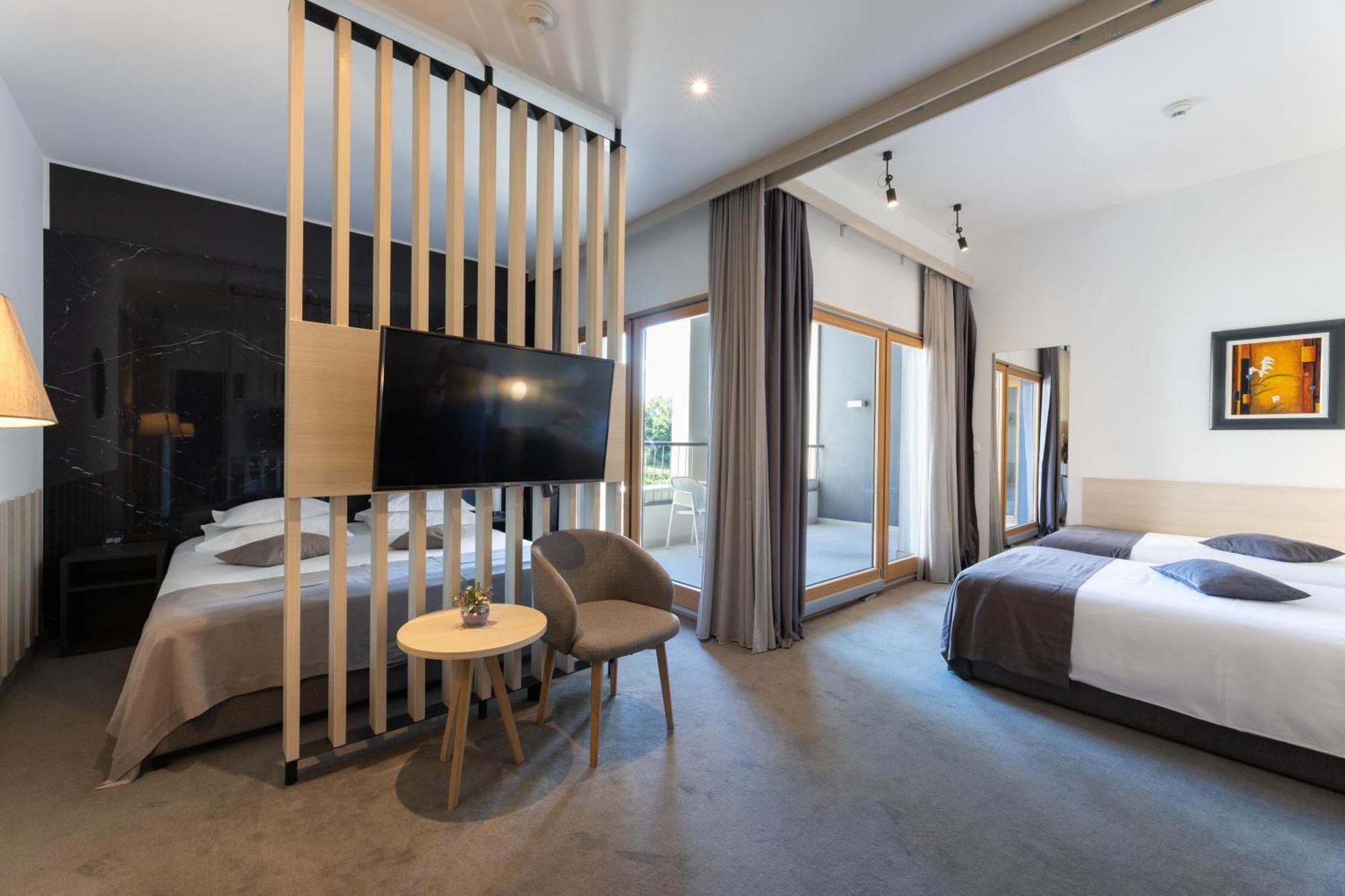 Hotel Salona Palace Luaran gambar