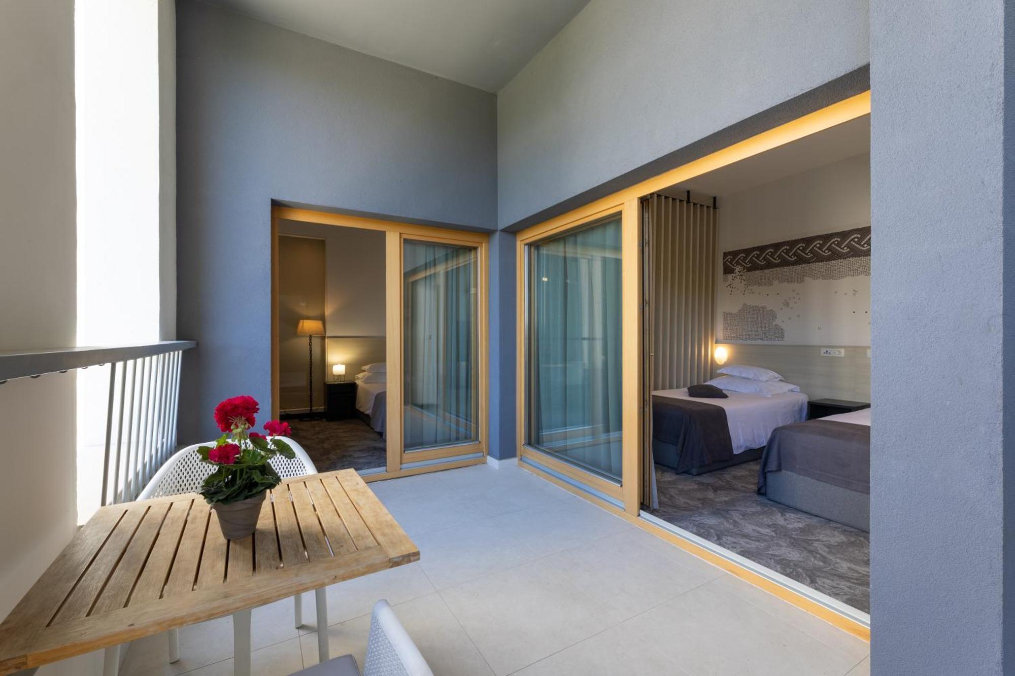 Hotel Salona Palace Luaran gambar